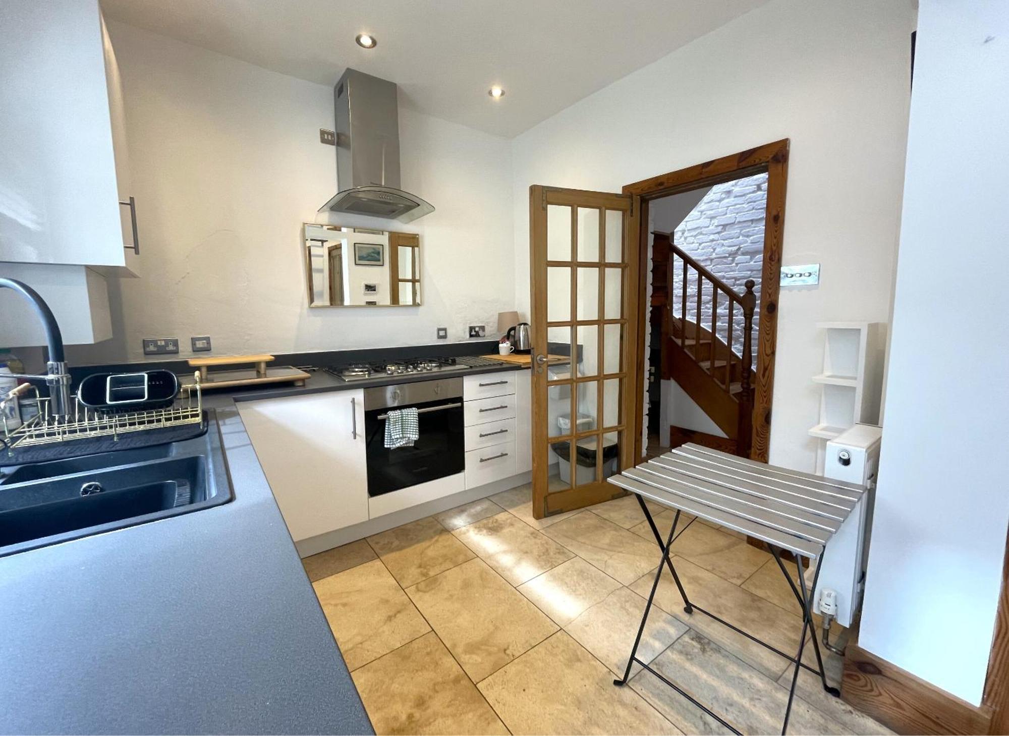 Harmonious In The Heart Of Clifton Village Holiday home *