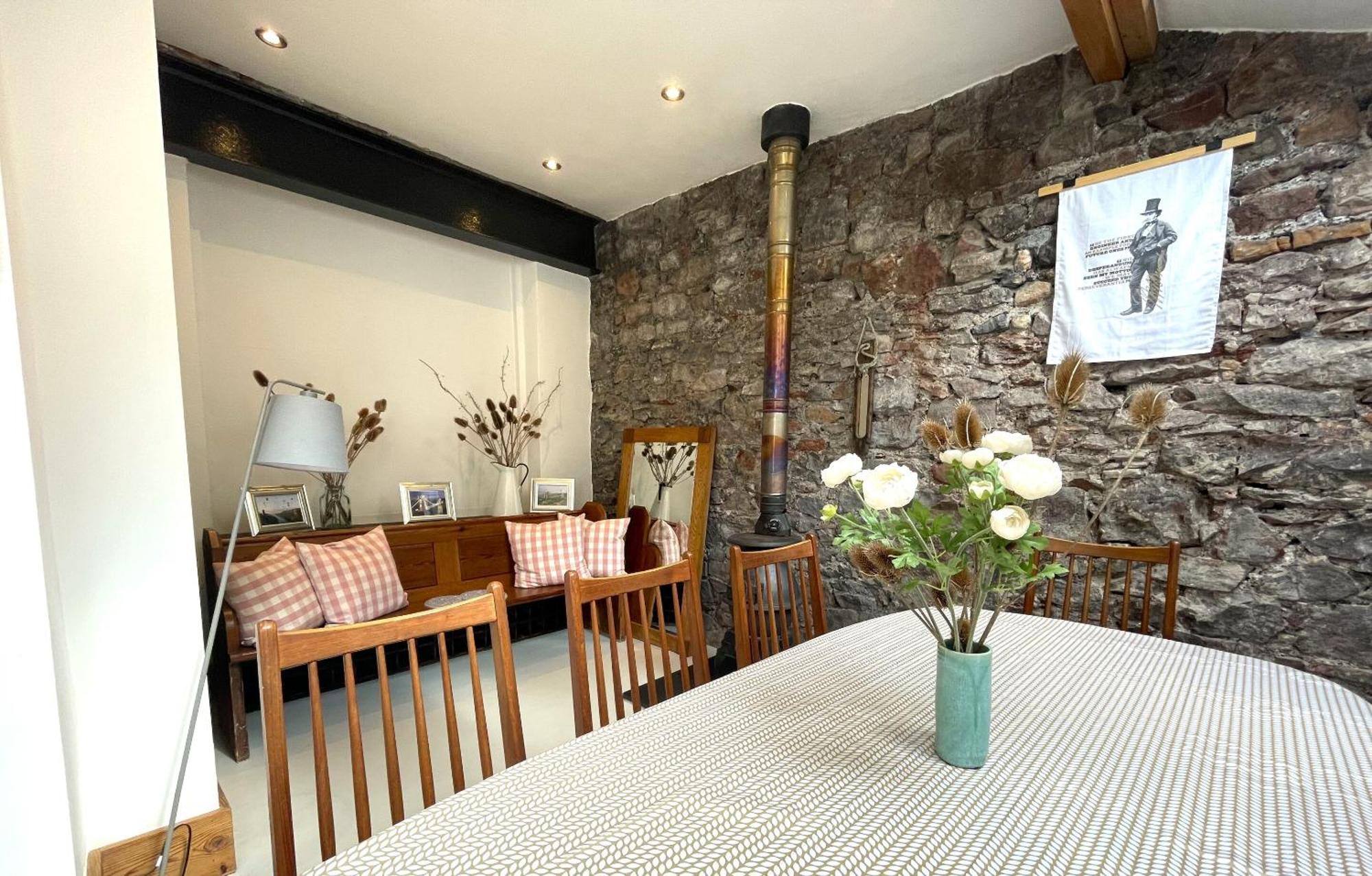 Harmonious In The Heart Of Clifton Village Bristol