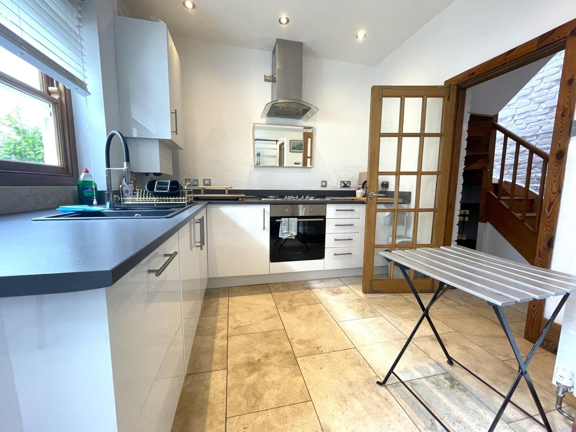 Harmonious In The Heart Of Clifton Village Bristol